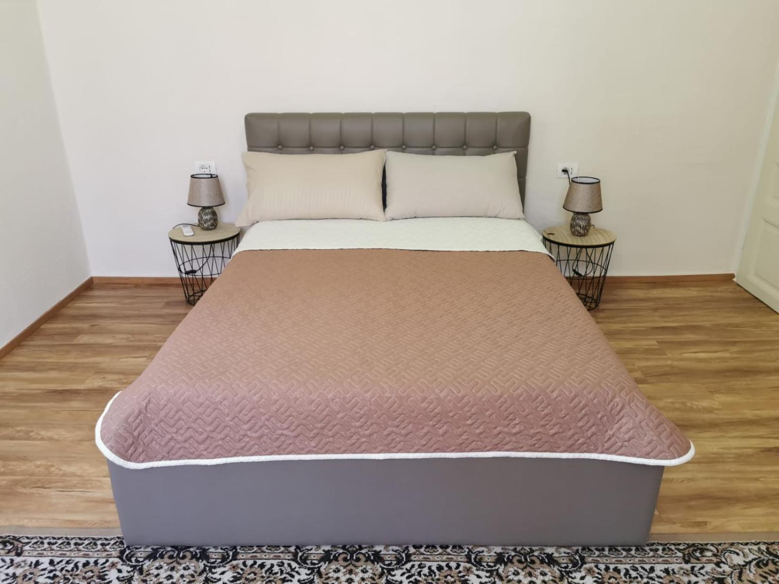 Gm Tirana Hostel Kültér fotó